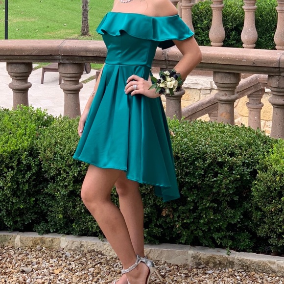 Satin Homecoming/prom dress. Size 1. Emerald green - Picture 2 of 4
